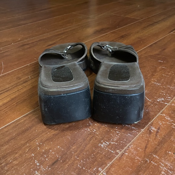 Sandals - Picture 4 of 9